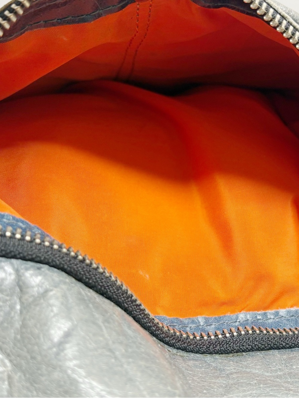 Tano Distressed blue Leather Messenger Bag - Picture 9 of 11